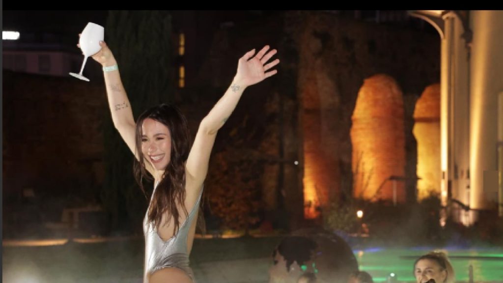 Aurora Ramazzotti, 25 anni: il party sontuoso e i vip invitati (foto e dettagli)