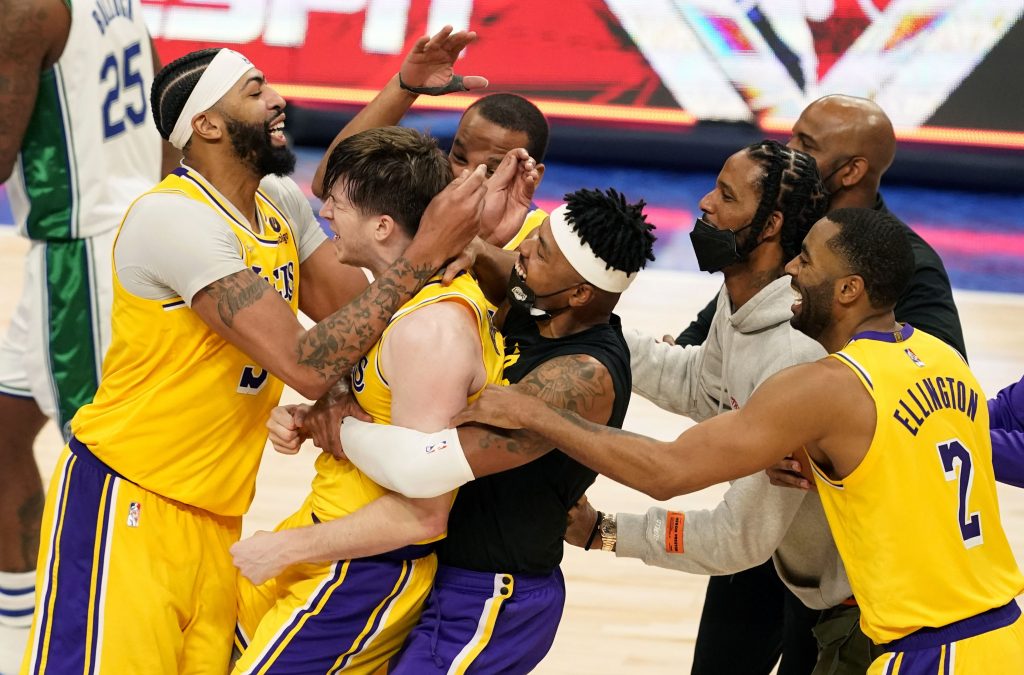 Austin Reaves’ Buzzer Beater Gave The Lakers An Overtime Win In Dallas