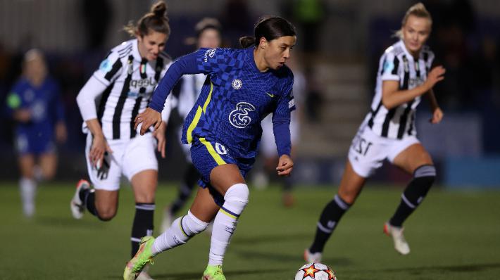 Chelsea Star Sam Kerr Got A Yellow Card For Laying Out A Pitch Invader