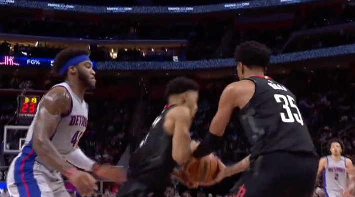 Christian Wood Straight Up Ripped The Ball Away From KJ Martin After A Rebound And Got A Bucket Out Of It