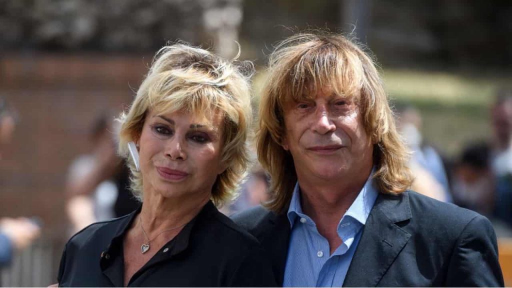 Enzo Paolo Turchi e Carmen Russo denunciati: la replica alle accuse