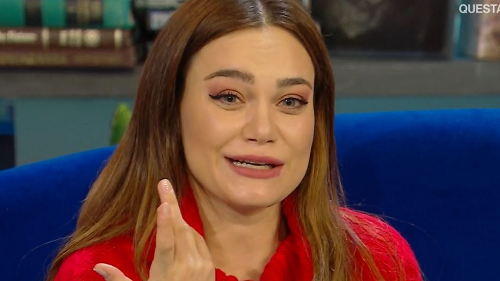 Romina Carrisi mostra una foto con la sorella Ylenia: “Non ne parlo mai”