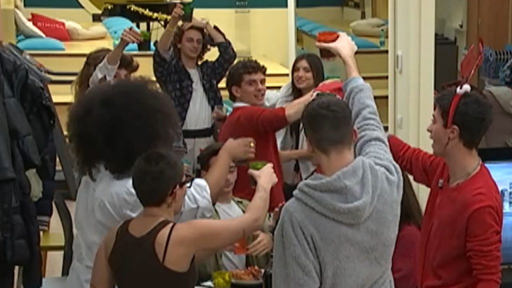 Amici 21, primo disco di platino e come hanno festeggiato il Natale: video