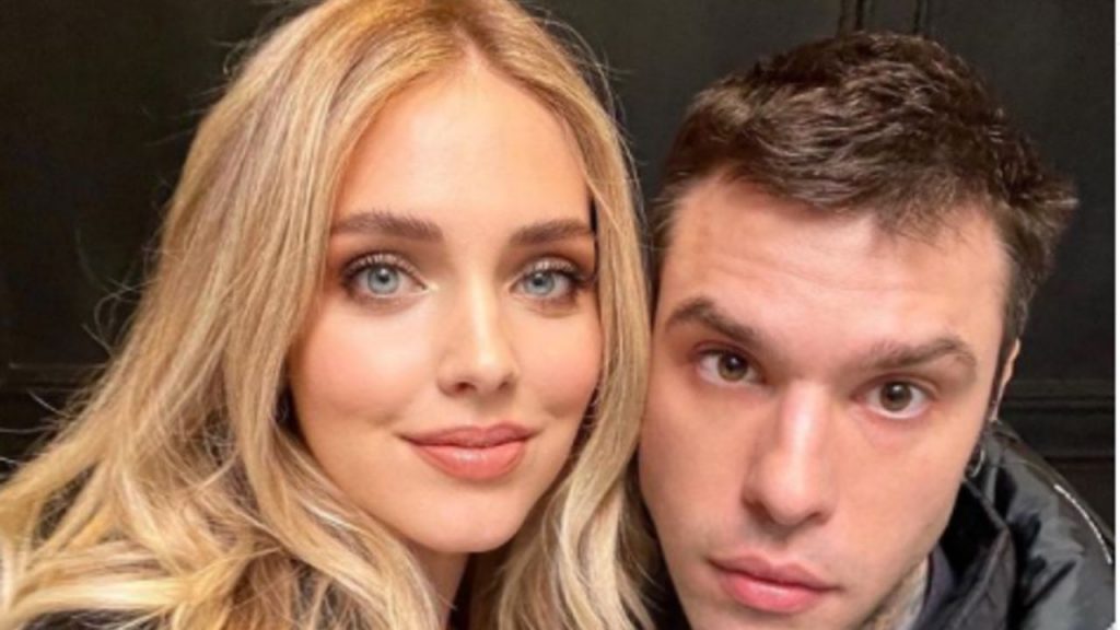 Fedez e Chiara Ferragni: il rapper non indossa la fede nuziale, caos in rete