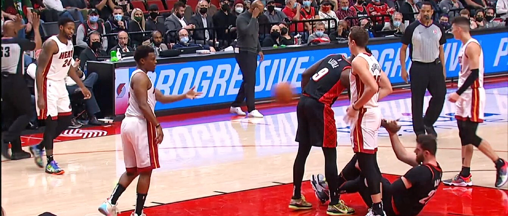 Kyle Lowry Got Ejected For Tossing The Ball Back To The Referee