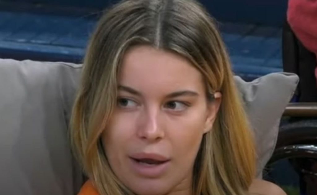 “Non ti si può guardare”: follia Sophie Codegoni, volgarità senza fine al GF Vip [VIDEO]