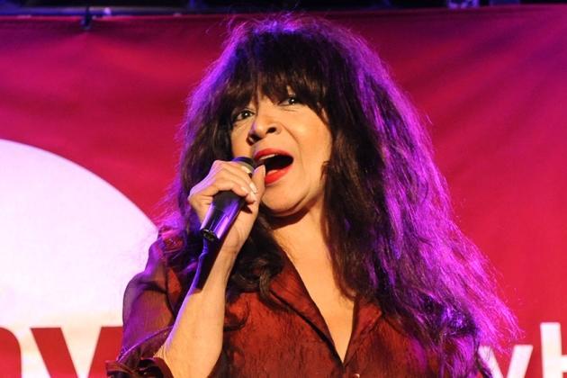 Ronnie Spector, Girl Group Icon and Leader of the Ronettes, Dies at 78