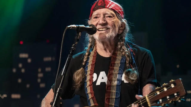 Willie Nelson Cancels Indoor Concerts Over COVID-19 Precautions