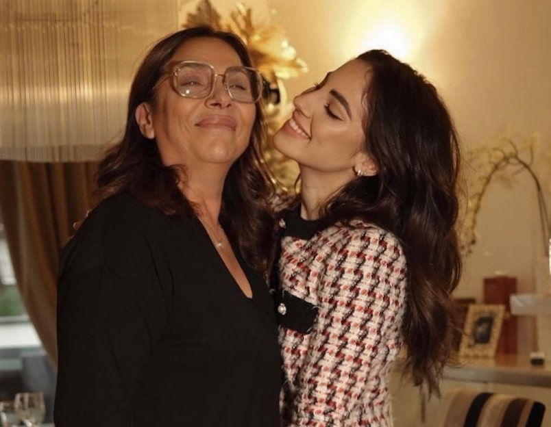 Giulia De Lellis, chi è la madre Sandra: “Ha avuto un flirt con Claudio Amendola”