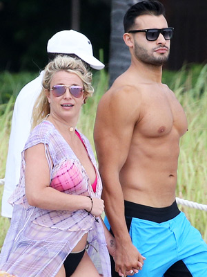 Britney Spears Models New Orange Bikini While Having ‘Fun In The Sun’ With Sam Asghari: Watch